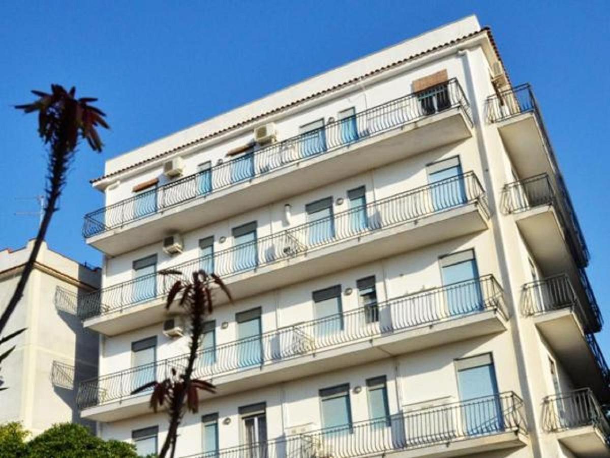Gianni House Backpackers Hostel ジャルディーニ・ナクソス エクステリア 写真