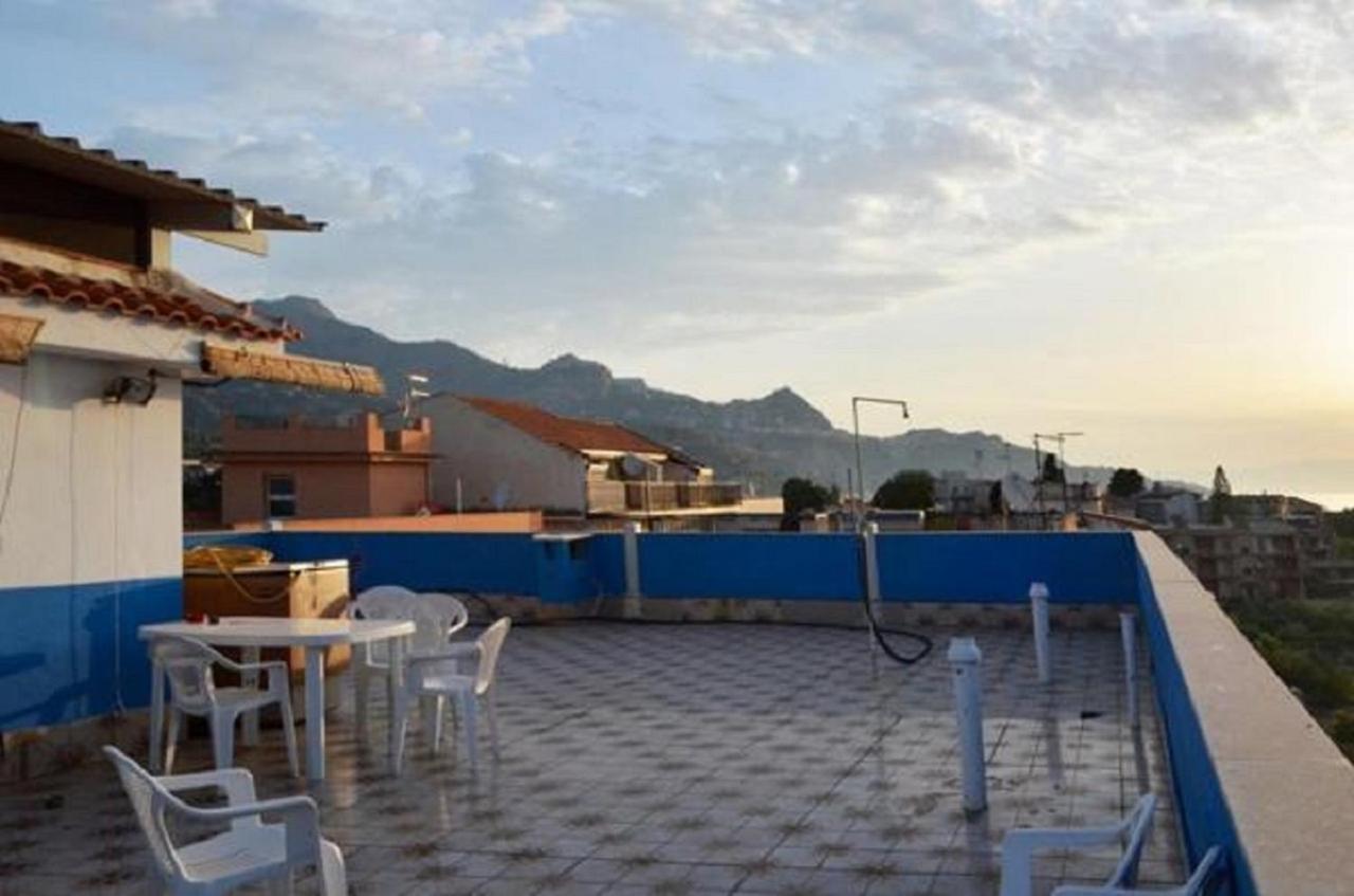 Gianni House Backpackers Hostel ジャルディーニ・ナクソス エクステリア 写真