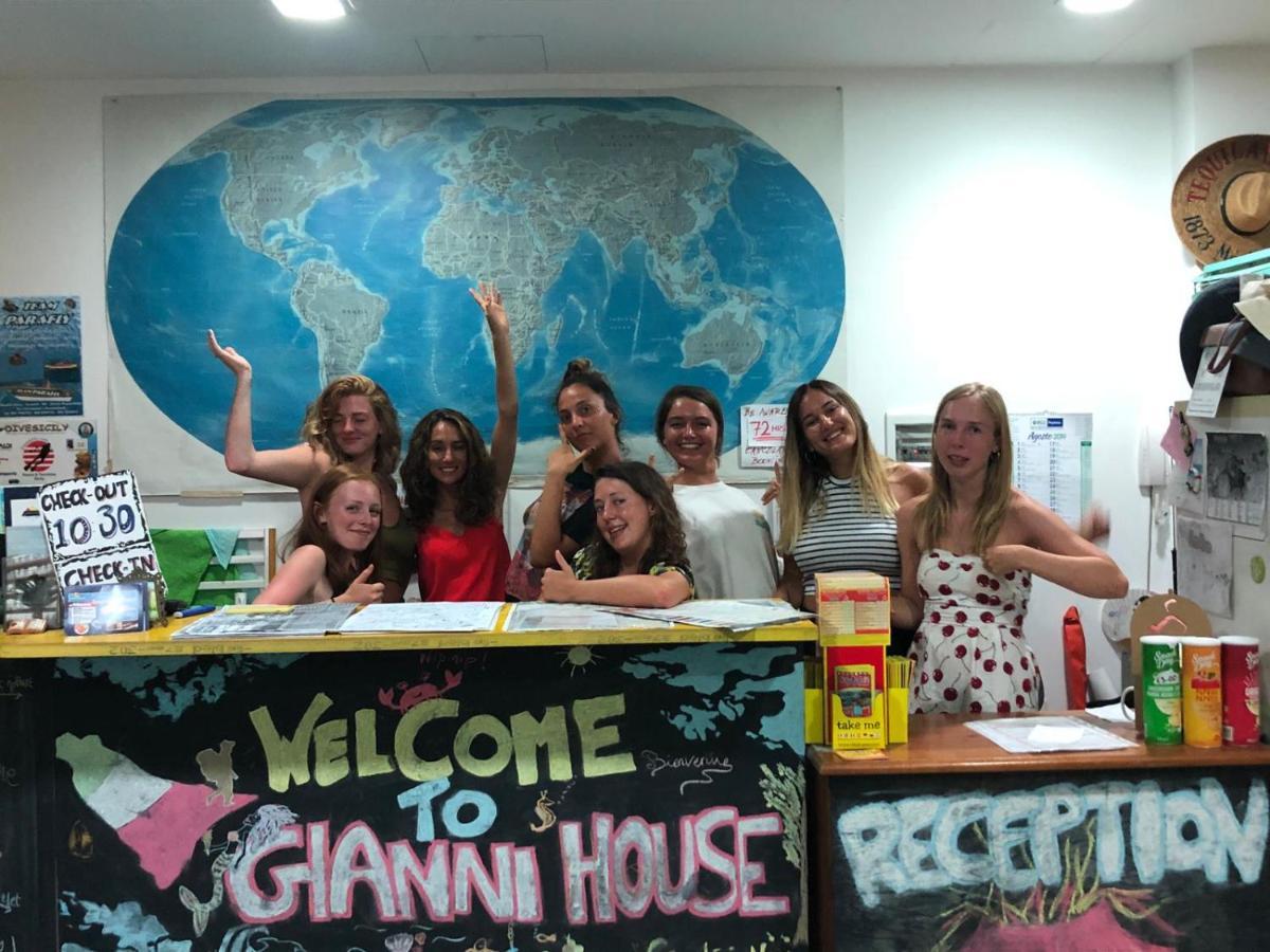 Gianni House Backpackers Hostel ジャルディーニ・ナクソス エクステリア 写真